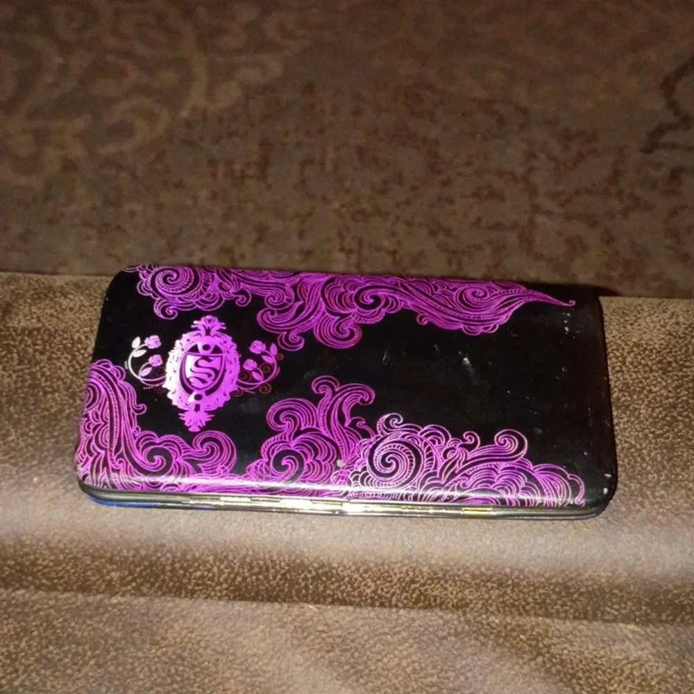 Vampire Wallet - Picture 2 of 3